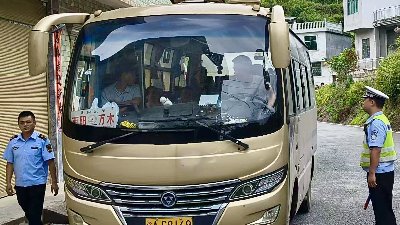 万木镇开展道路交通安全“百日攻坚”联合执法行动
